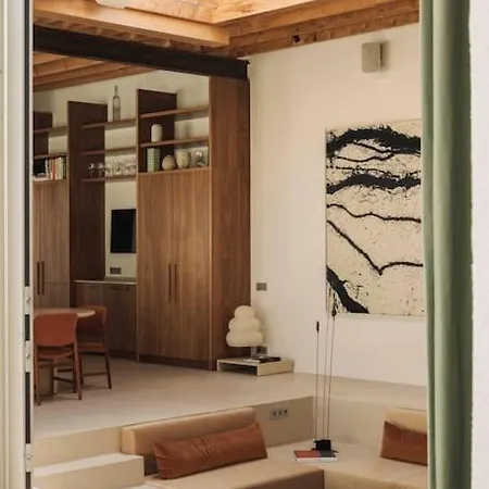 Luxury Designer Loft Apartment *